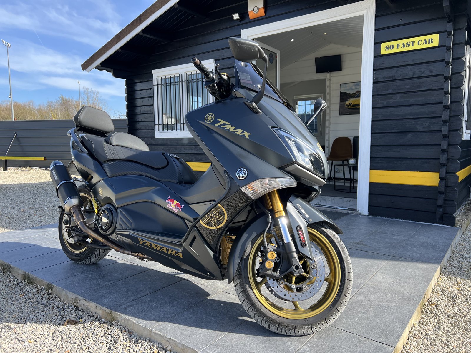 Yamaha T-MAX - So Fast Car