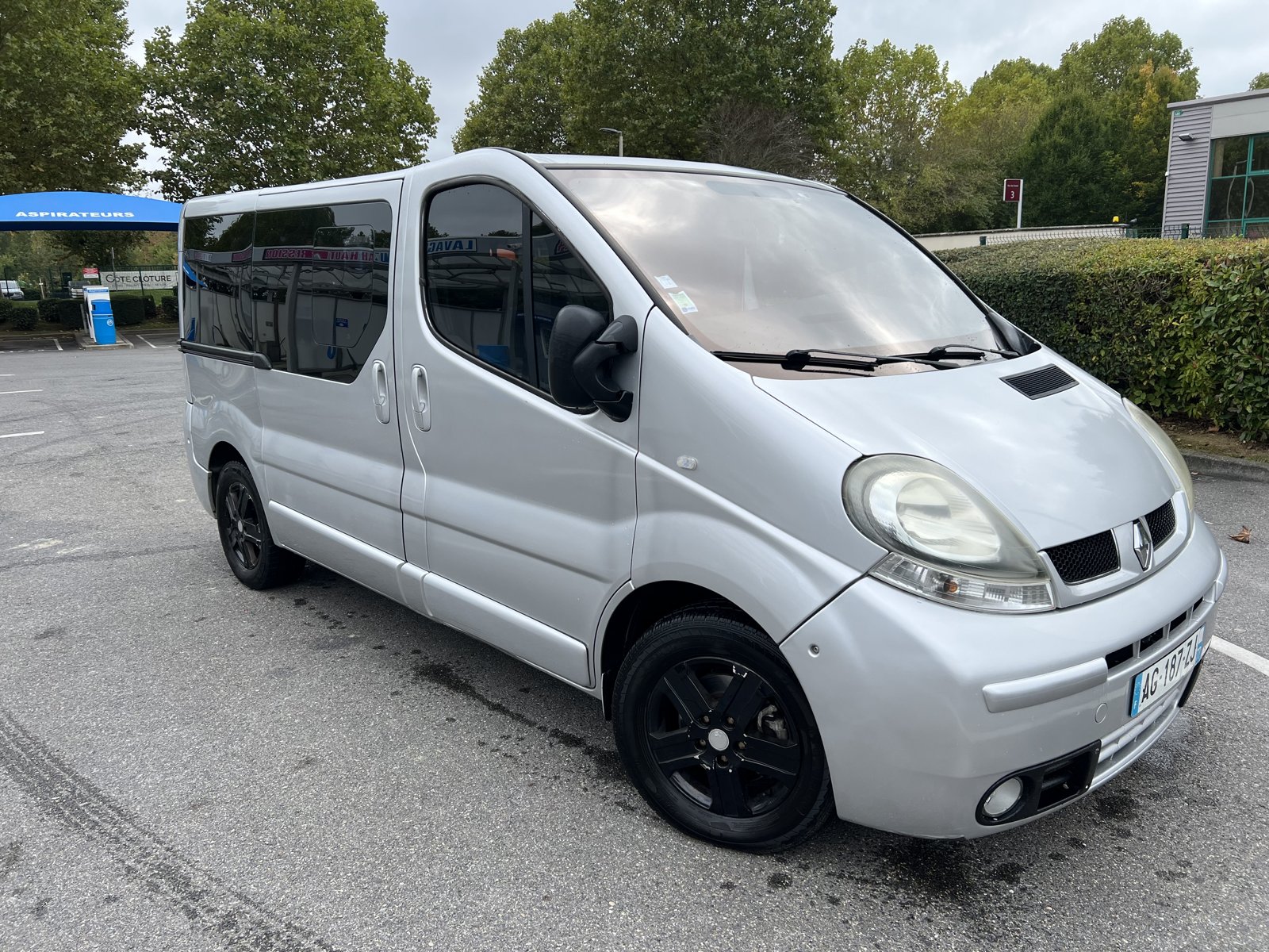 Renault Trafic - So Fast Car